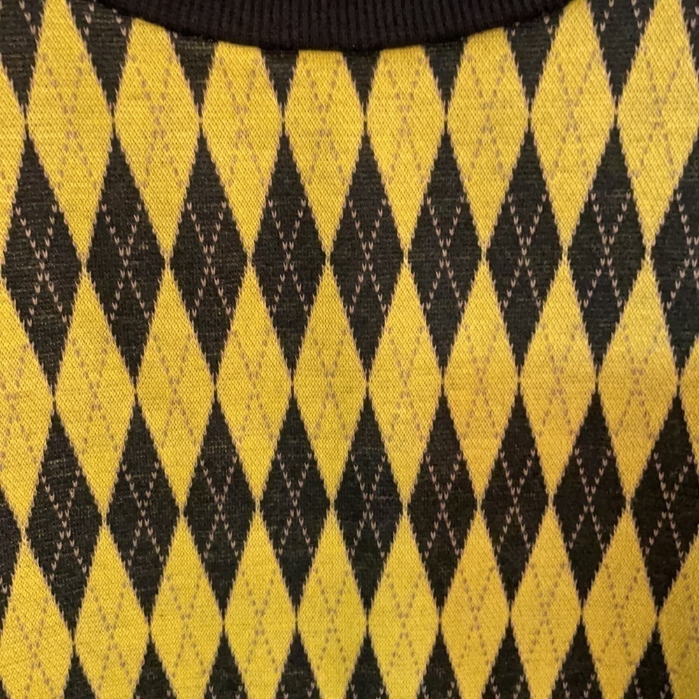 Yellow And Black Diamond Pattern Top - Picture 9 of 14
